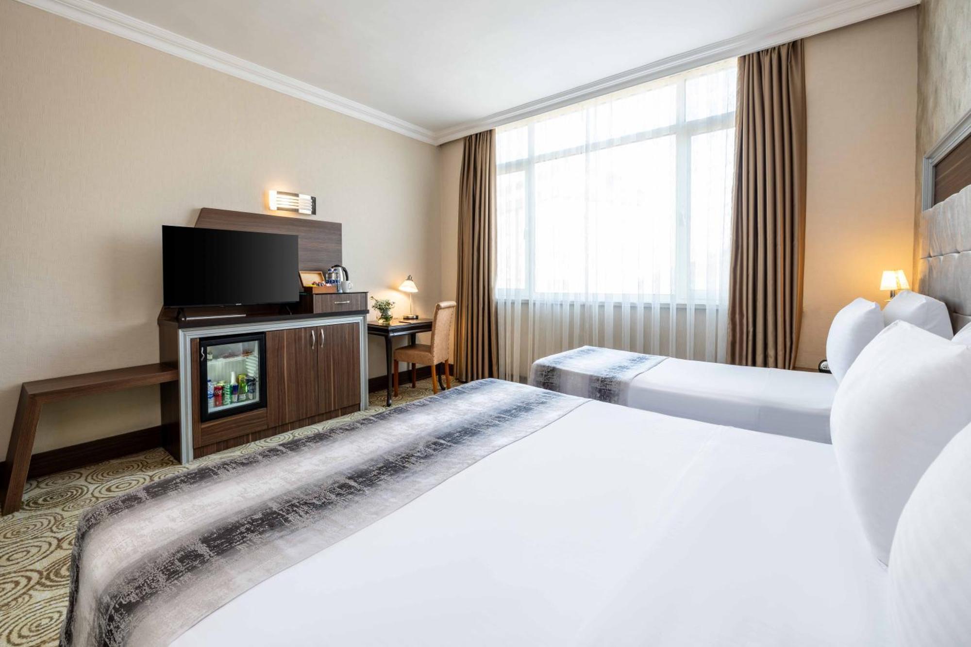 Elite Hotel Dragos Istanbul Exterior photo